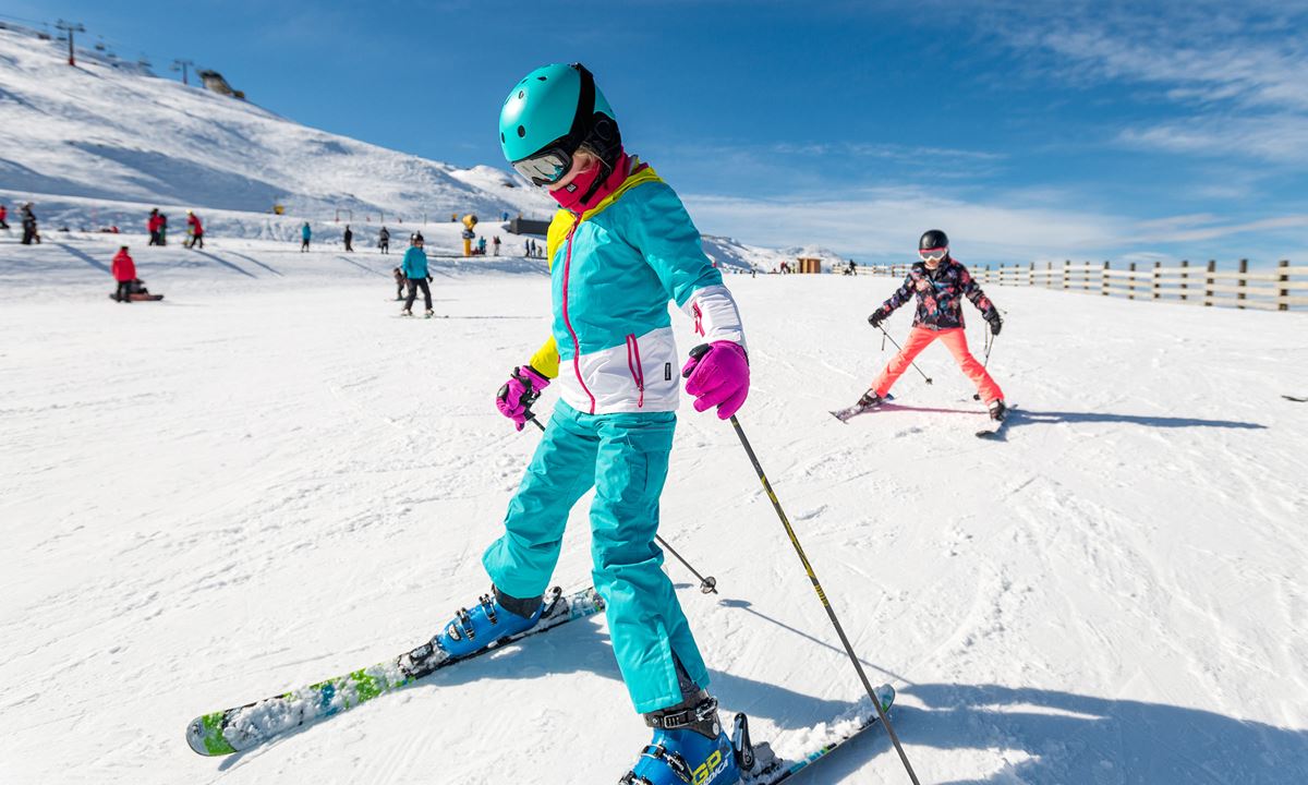 Family Skiing | Coronet Peak |Queenstown - Coronet Peak | Ski New Zealand
